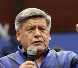 Retrato de César Acuña